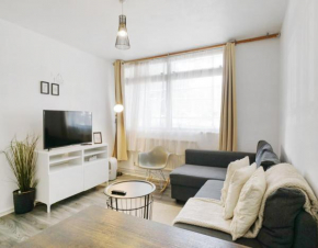 Stylish Two Bedroom Apt London, West Kensington